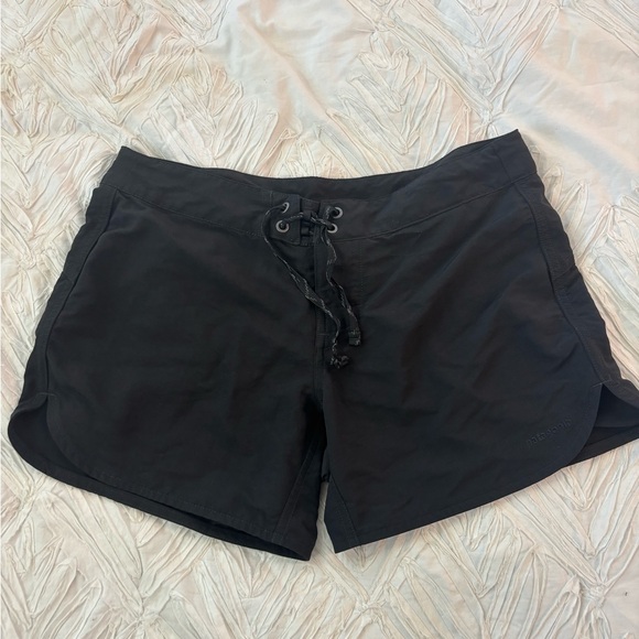 Patagonia Pants - Patagonia Wavefarer shorts
